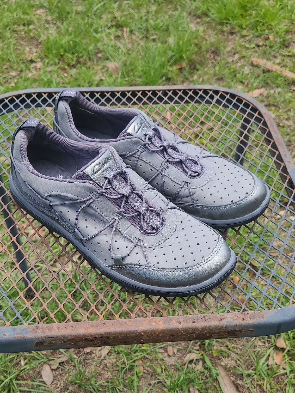 Clarks Womens Charcoal Grey Casual Slip-On Sneakers Size 6.5